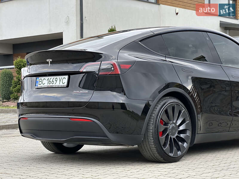 Внедорожник / Кроссовер Tesla Model Y 2023 в Стрые