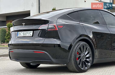 Позашляховик / Кросовер Tesla Model Y 2023 в 