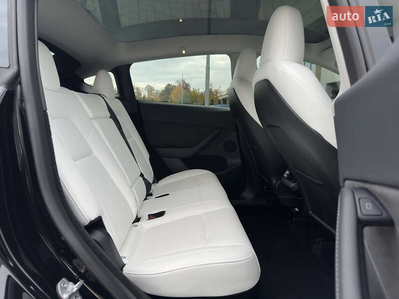 Внедорожник / Кроссовер Tesla Model Y 2023 в Стрые