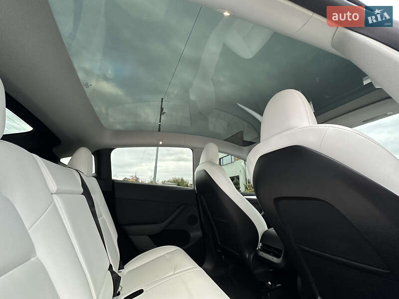 Внедорожник / Кроссовер Tesla Model Y 2023 в Стрые
