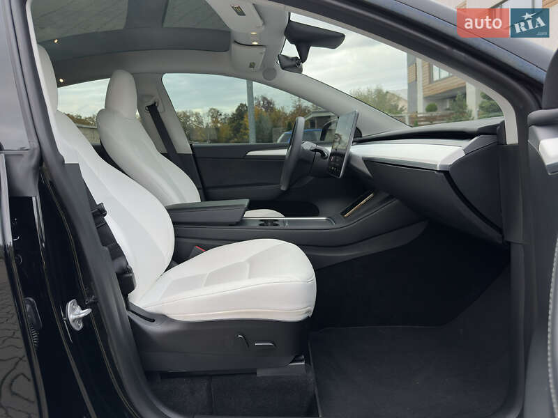 Внедорожник / Кроссовер Tesla Model Y 2023 в Стрые