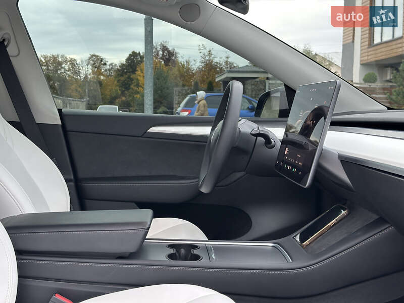Внедорожник / Кроссовер Tesla Model Y 2023 в Стрые