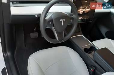 Позашляховик / Кросовер Tesla Model Y 2024 в  фото 7 Позашляховик / Кросовер Tesla Model Y 2024 в