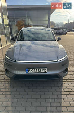 Внедорожник / Кроссовер Tesla Model Y 2025 в Ровно