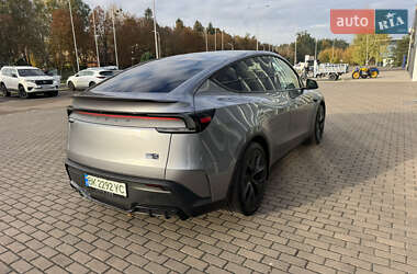 Внедорожник / Кроссовер Tesla Model Y 2025 в 