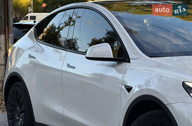 Внедорожник / Кроссовер Tesla Model Y 2021 в 
