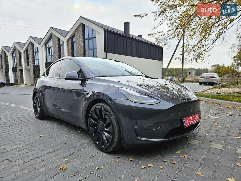 Позашляховик / Кросовер Tesla Model Y 2023 в Тернополі