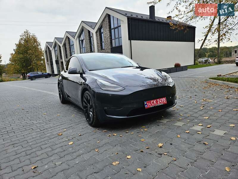 Позашляховик / Кросовер Tesla Model Y 2023 в Тернополі
