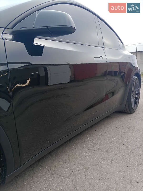 Внедорожник / Кроссовер Tesla Model Y 2024 в Тернополе