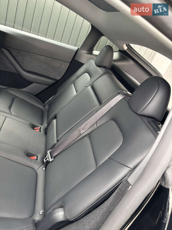 Внедорожник / Кроссовер Tesla Model Y 2024 в Тернополе