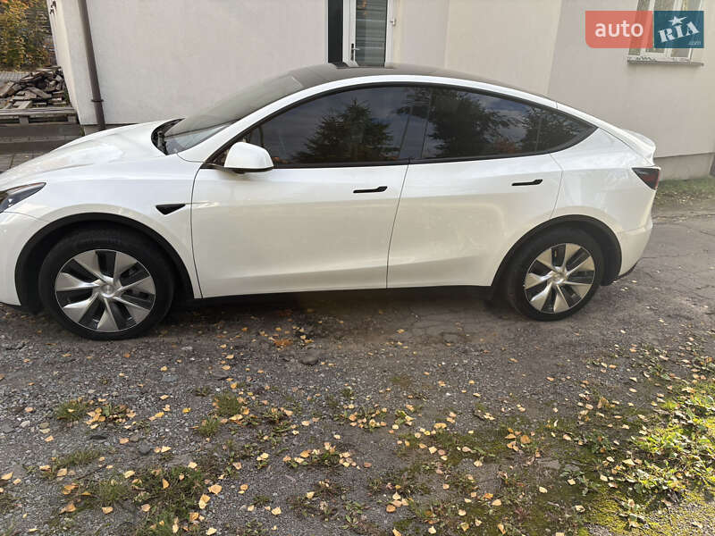 Позашляховик / Кросовер Tesla Model Y 2023 в Львові