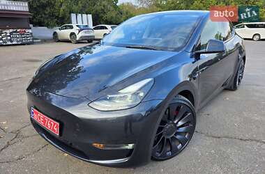 Tesla Model Y 2024