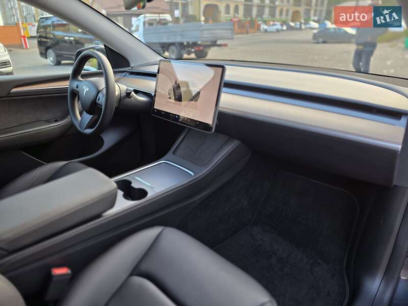 Внедорожник / Кроссовер Tesla Model Y 2024 в Одессе