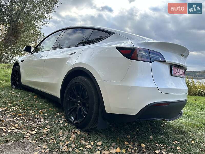 Позашляховик / Кросовер Tesla Model Y 2023 в Тернополі фото 19 Позашляховик / Кросовер Tesla Model Y 2023 в Тернополі