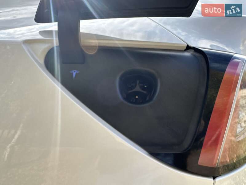 Позашляховик / Кросовер Tesla Model Y 2023 в Тернополі фото 20 Позашляховик / Кросовер Tesla Model Y 2023 в Тернополі