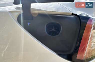 Позашляховик / Кросовер Tesla Model Y 2023 в  фото 20 Позашляховик / Кросовер Tesla Model Y 2023 в