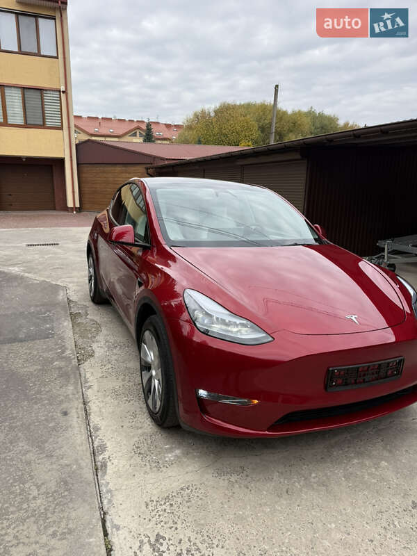 Внедорожник / Кроссовер Tesla Model Y 2024 в Львове