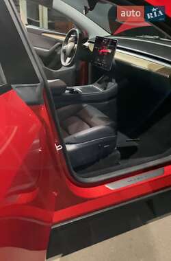 Внедорожник / Кроссовер Tesla Model Y 2023 в 