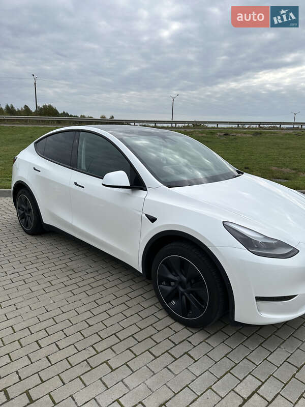 Внедорожник / Кроссовер Tesla Model Y 2024 в Львове фото 4 Внедорожник / Кроссовер Tesla Model Y 2024 в Львове