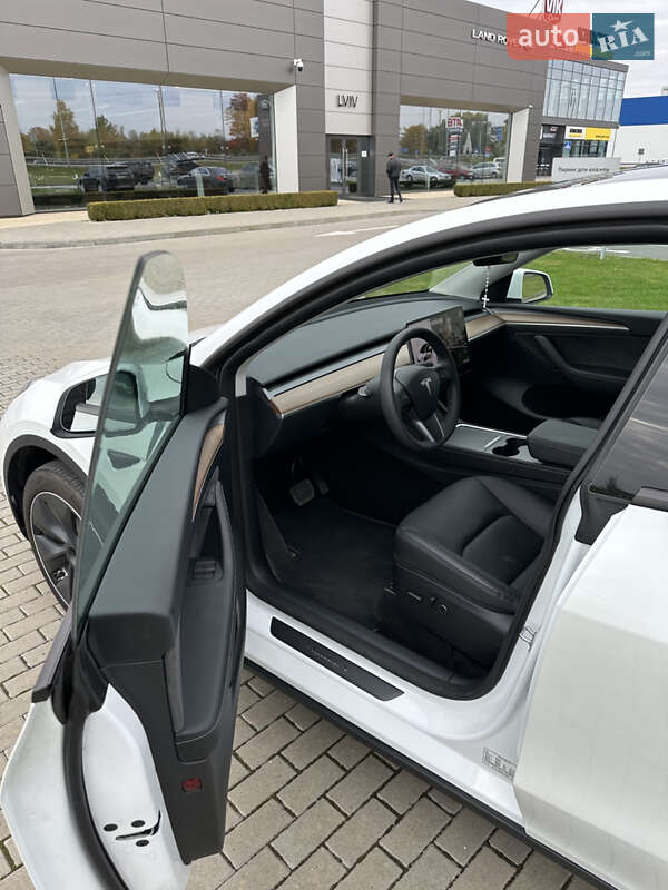 Внедорожник / Кроссовер Tesla Model Y 2024 в Львове фото 11 Внедорожник / Кроссовер Tesla Model Y 2024 в Львове
