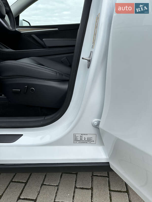 Внедорожник / Кроссовер Tesla Model Y 2024 в Львове фото 14 Внедорожник / Кроссовер Tesla Model Y 2024 в Львове