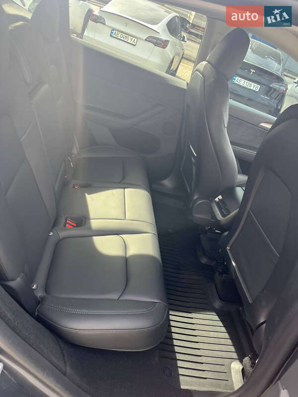 Позашляховик / Кросовер Tesla Model Y 2023 в Дніпрі фото 18 Позашляховик / Кросовер Tesla Model Y 2023 в Дніпрі