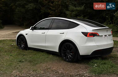Позашляховик / Кросовер Tesla Model Y 2022 в  фото 9 Позашляховик / Кросовер Tesla Model Y 2022 в