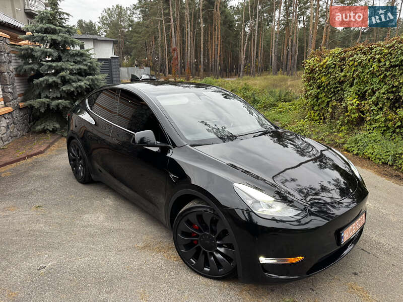 Внедорожник / Кроссовер Tesla Model Y 2023 в Киеве