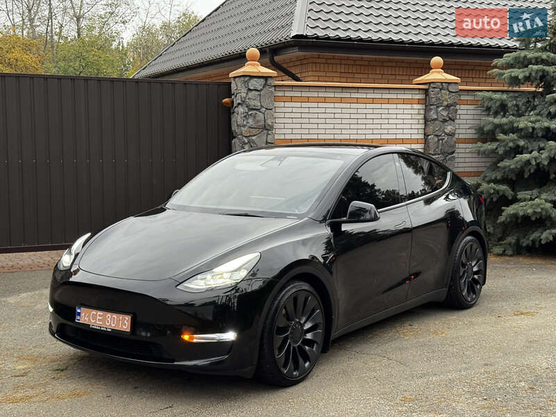 Внедорожник / Кроссовер Tesla Model Y 2023 в Киеве