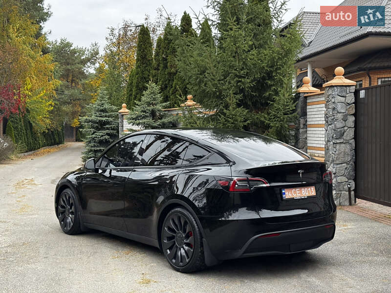 Внедорожник / Кроссовер Tesla Model Y 2023 в Киеве