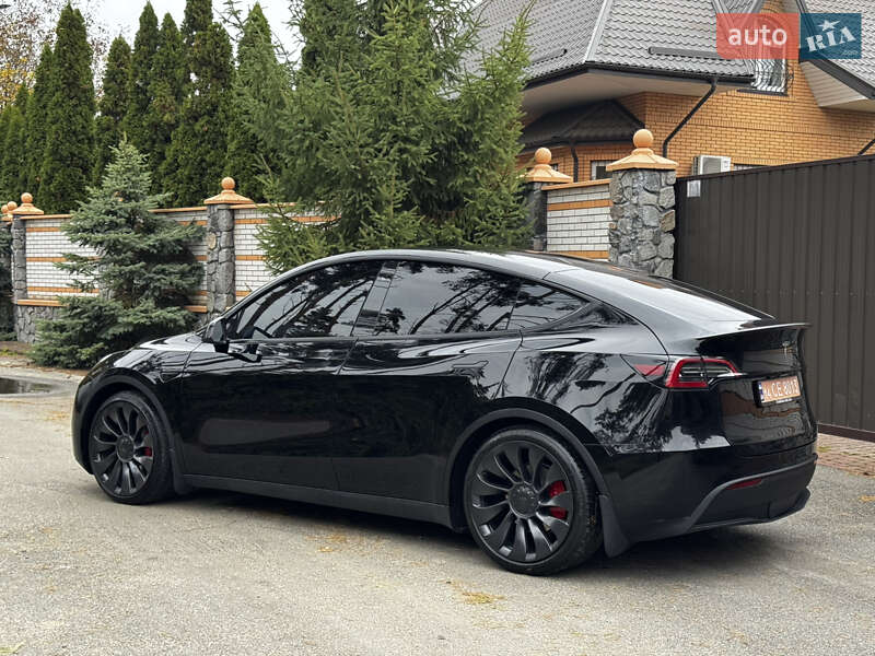Внедорожник / Кроссовер Tesla Model Y 2023 в Киеве
