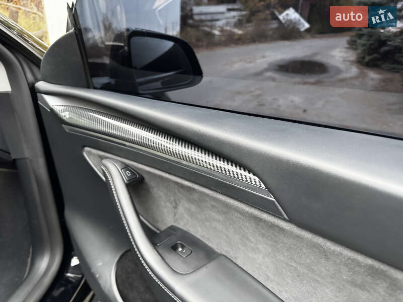 Внедорожник / Кроссовер Tesla Model Y 2023 в Киеве