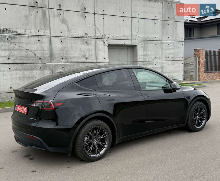 Внедорожник / Кроссовер Tesla Model Y 2024 в Киеве