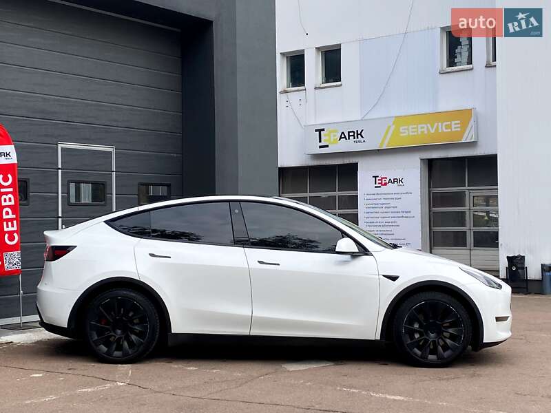Позашляховик / Кросовер Tesla Model Y 2021 в Києві