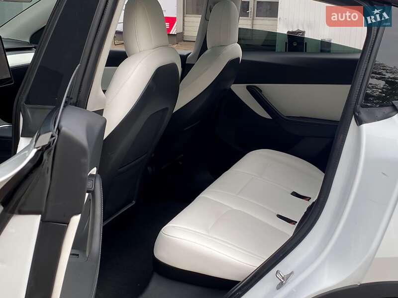 Позашляховик / Кросовер Tesla Model Y 2021 в Києві