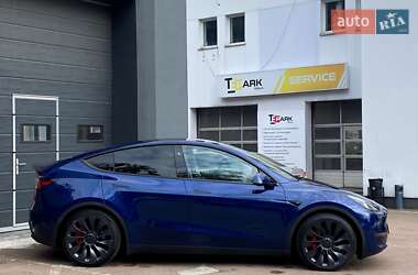 Позашляховик / Кросовер Tesla Model Y 2024 в 