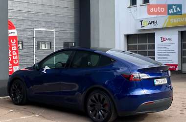 Позашляховик / Кросовер Tesla Model Y 2024 в 