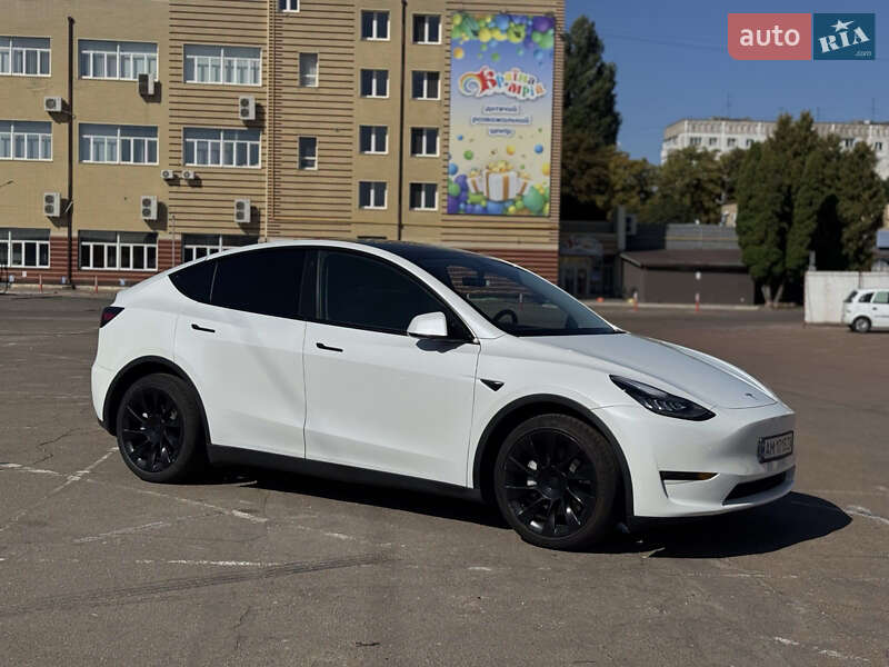 Tesla Model Y 2022