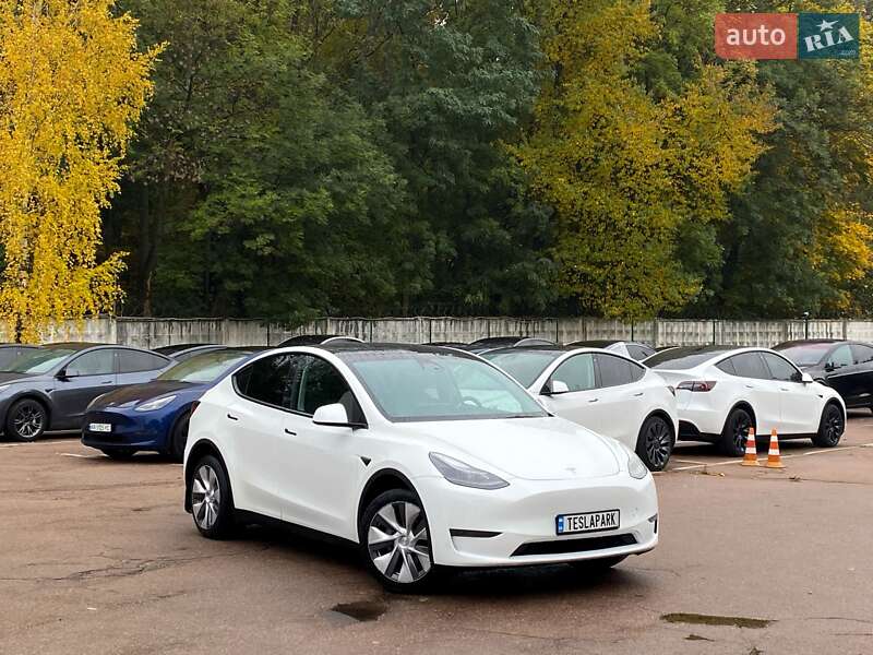 Позашляховик / Кросовер Tesla Model Y 2022 в Києві фото 2 Позашляховик / Кросовер Tesla Model Y 2022 в Києві
