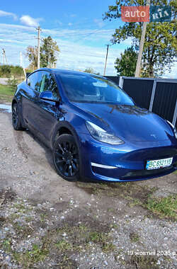 Tesla Model Y 2023