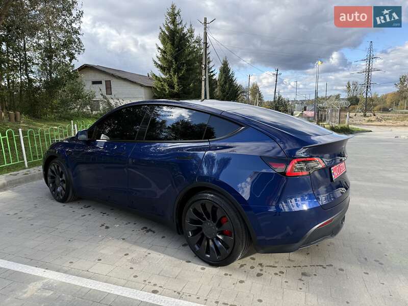 Позашляховик / Кросовер Tesla Model Y 2021 в Львові
