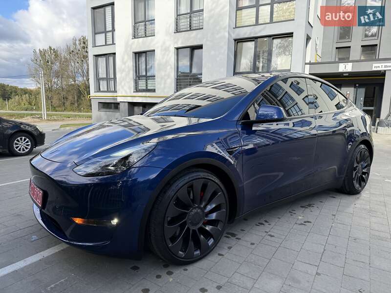 Позашляховик / Кросовер Tesla Model Y 2021 в Львові