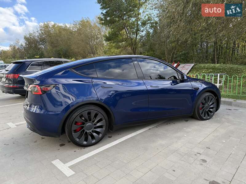 Позашляховик / Кросовер Tesla Model Y 2021 в Львові