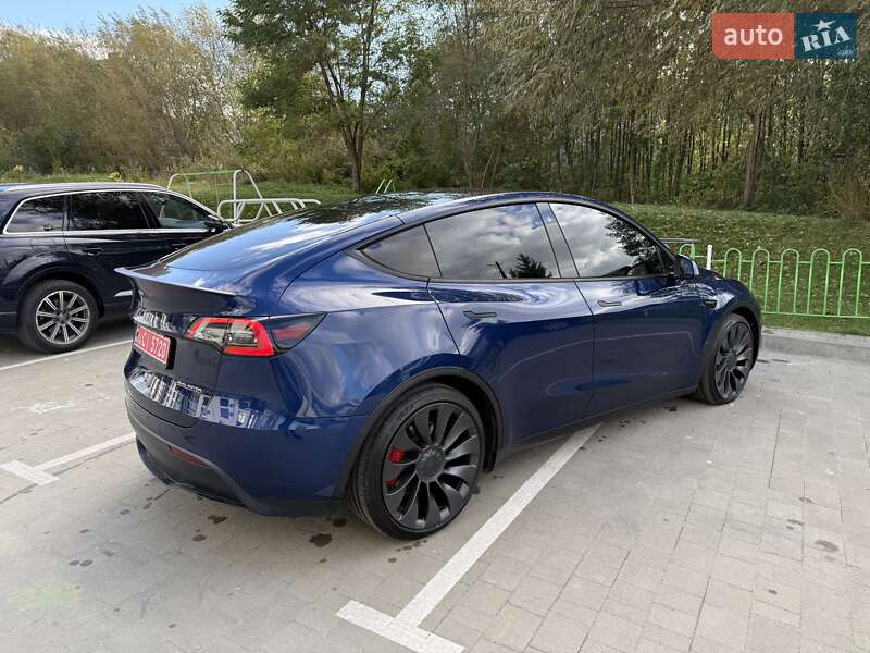 Позашляховик / Кросовер Tesla Model Y 2021 в Львові