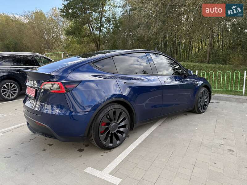 Позашляховик / Кросовер Tesla Model Y 2021 в Львові