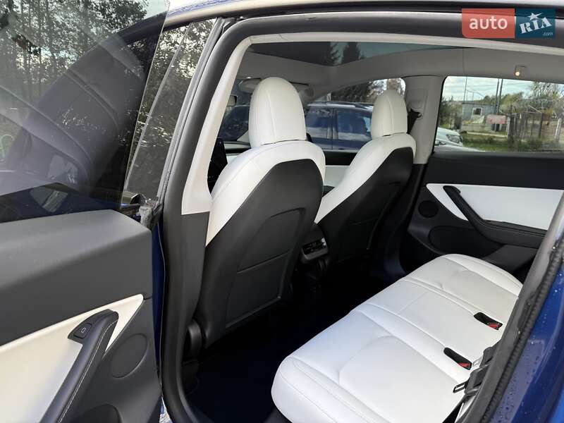 Позашляховик / Кросовер Tesla Model Y 2021 в Львові