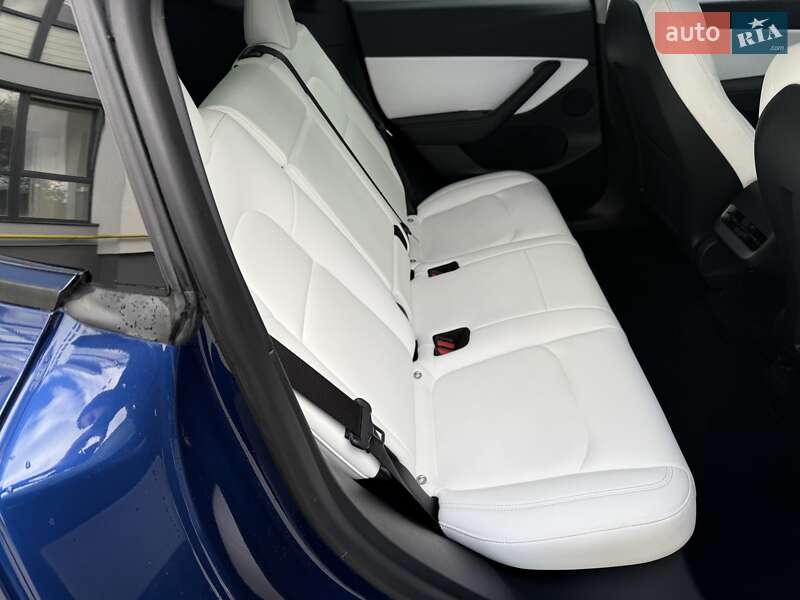 Позашляховик / Кросовер Tesla Model Y 2021 в Львові