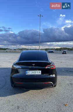 Позашляховик / Кросовер Tesla Model Y 2023 в  фото 17 Позашляховик / Кросовер Tesla Model Y 2023 в