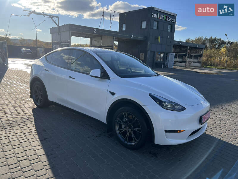Позашляховик / Кросовер Tesla Model Y 2024 в Жовкві фото 5 Позашляховик / Кросовер Tesla Model Y 2024 в Жовкві