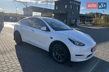 Позашляховик / Кросовер Tesla Model Y 2024 в 